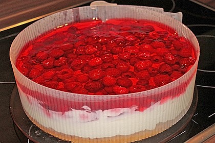 Frische Himbeertorte mit Schmand 79