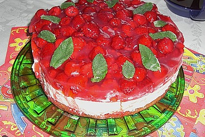 Frische Himbeertorte mit Schmand 86