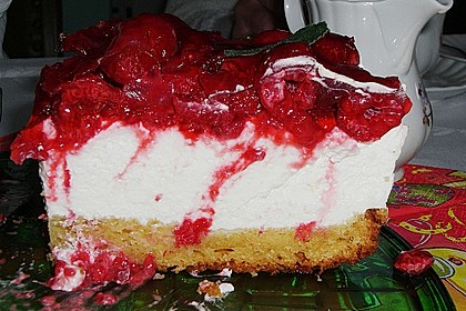 Frische Himbeertorte mit Schmand 90