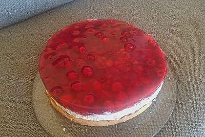 Frische Himbeertorte mit Schmand 70