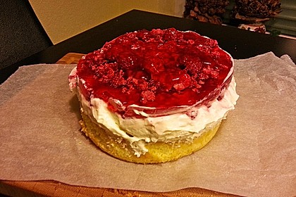 Frische Himbeertorte mit Schmand 103