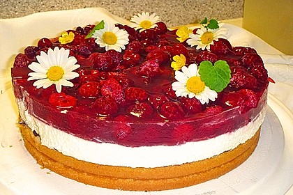 Frische Himbeertorte mit Schmand 16