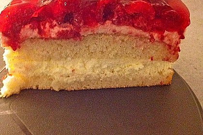 Frische Himbeertorte mit Schmand 89