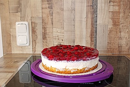 Frische Himbeertorte mit Schmand 21