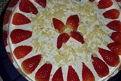 Frische Himbeertorte mit Schmand 69