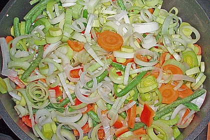 Gemüsepfanne mit Hähnchen 26