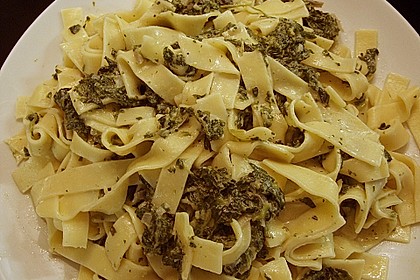 Vollkornnudeln mit Spinat - Käse Sauce 3