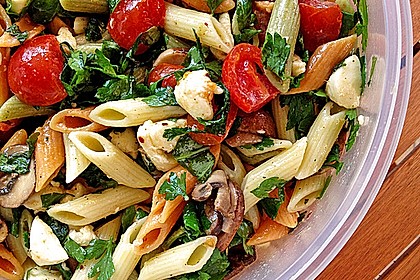 Mozzarella - Nudel Salat 1