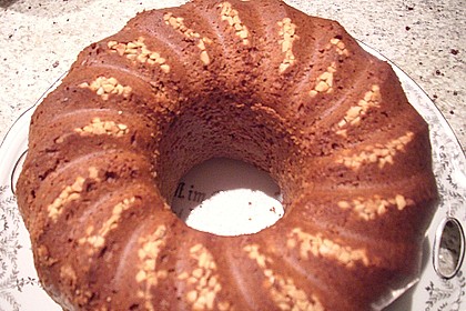 Flaumiger Schoko - Nuss - Kuchen mit Joghurt 3