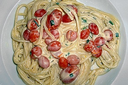 Frischk&auml;senudeln mit Tomaten