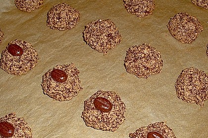Nuss - Schokoladen - Plätzchen 16