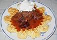 Waffeln mit Zimtpflaumen und Sahne