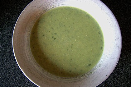 Rucolasuppe mit Parmesan