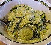 Gurkensalat (Bild)