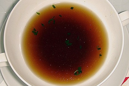 Klare Steinpilzessenz 11