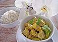 H&uuml;hnercurry mit Ananas