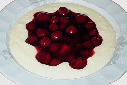 Lecker Grie&szlig;brei mit Kirschen