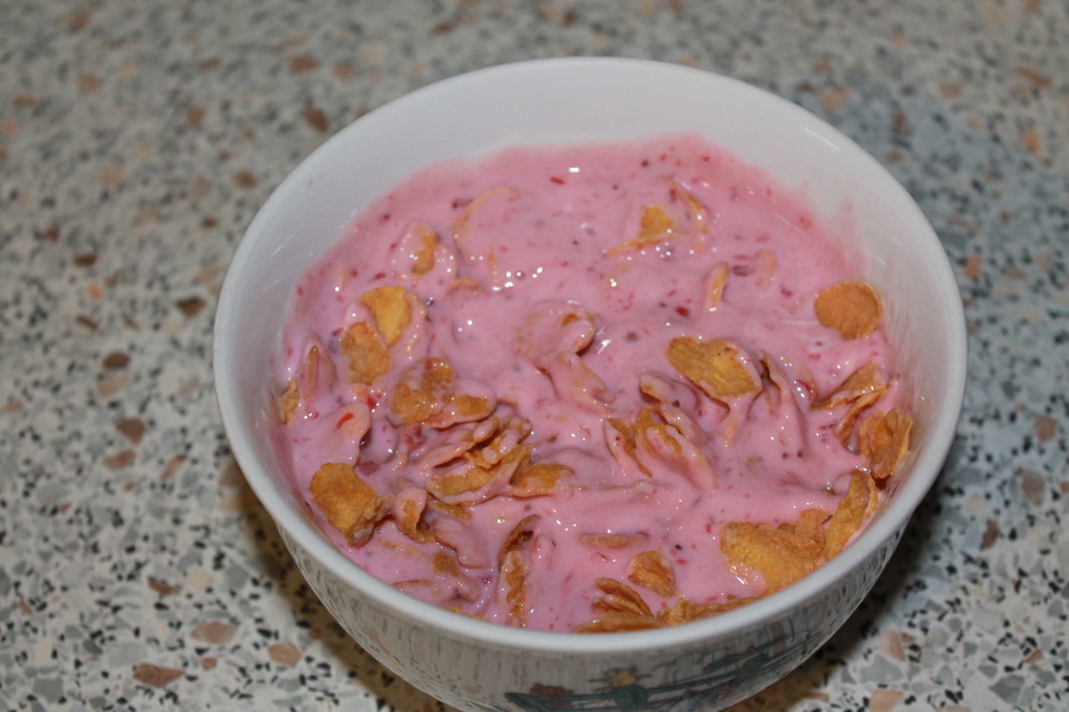 Erdbeer-Joghurt mit Cornflakes (Rezept mit Bild) von Jasmin-Petra ...