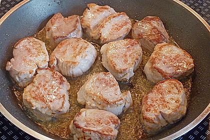 Schweine - Medaillons in Cognac - Sahne Sauce 2