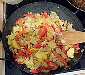 Bratwurst - Kartoffelpfanne mit Gem&uuml;se (Bild)