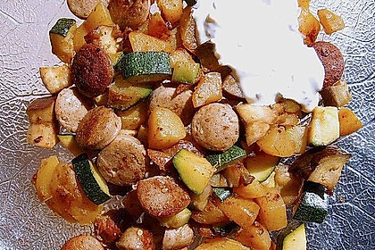 Bratwurst - Kartoffelpfanne mit Gem&uuml;se 5