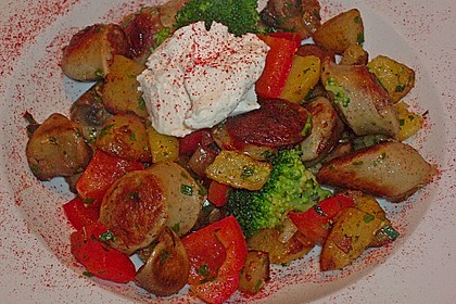 Bratwurst - Kartoffelpfanne mit Gem&uuml;se 11