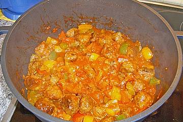 Hackfleischbällchen in Tomatensauce