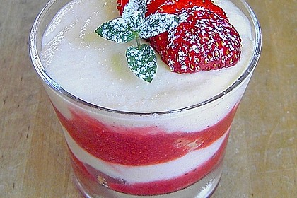 Erdbeer - Tiramisu im Glas