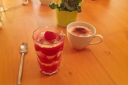 Erdbeer - Tiramisu im Glas 10
