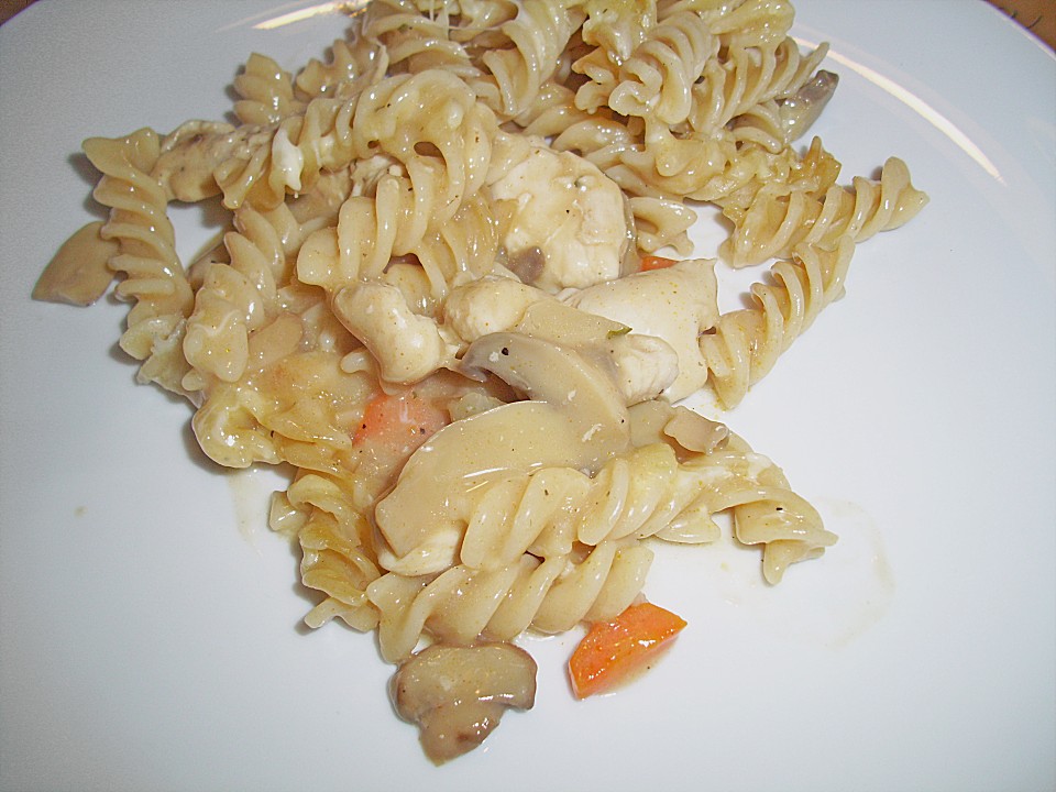 Gefl Gelragout Mit Nudelkruste Von Golddrache Chefkoch De