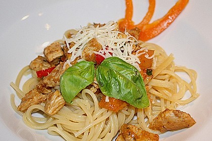 Bandnudeln mit H&auml;hnchen und Paprikaragout 3