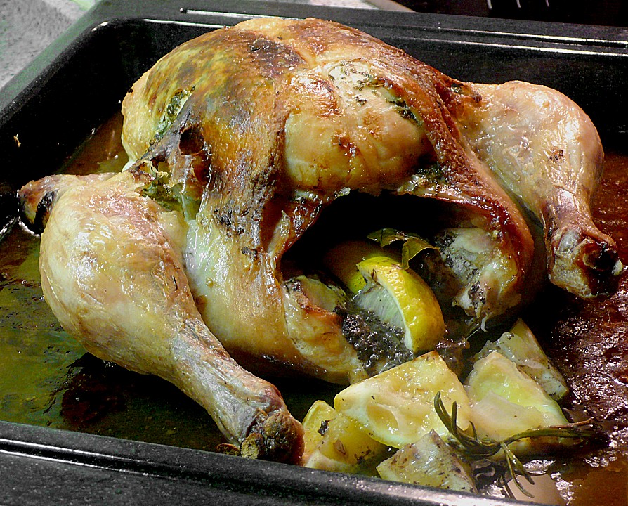 Brathähnchen Niedrigtemperatur gefüllt