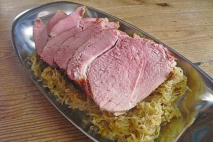 Pökelbraten mit Sauerkraut und Thüringer Klößen 4