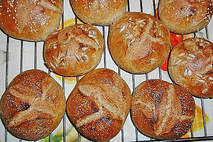 Hefe - Dinkel - Vollkornbrötchen 16