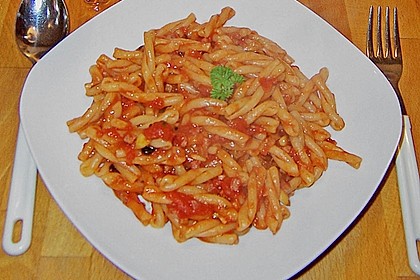 Raffinierte Nudelpfanne mit Pinienkernen 1