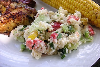 Couscous-Salat mit einer frischen Zitronen-Joghurt-Sauce 4