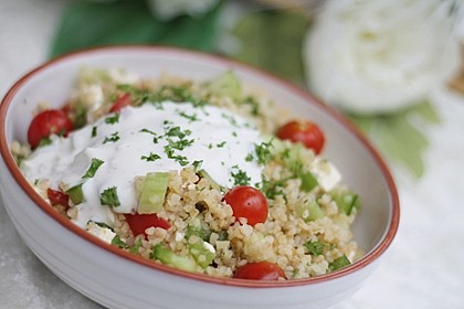 Couscous-Salat mit einer frischen Zitronen-Joghurt-Sauce 1