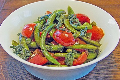 Gr&uuml;ne Bohnen mit Tomaten und Salbei