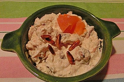 Brotaufstrich mit Räucherlachs und Walnüssen 10