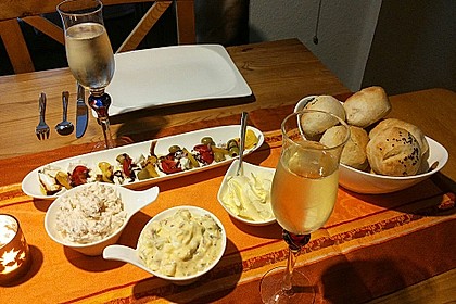 Brotaufstrich mit Räucherlachs und Walnüssen 5