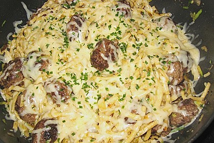 Frikadellenpfanne mit Sp&auml;tzle