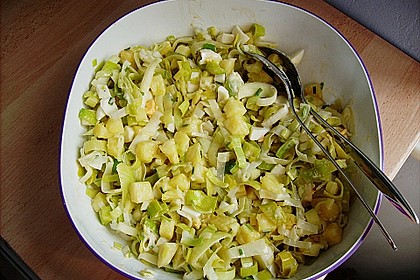 Pastorensalat mit Porree, Ananas und Ei 1