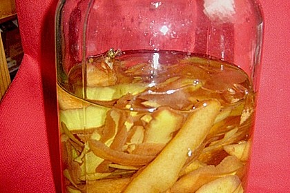 Quittenlikör für ganz Geduldige 12
