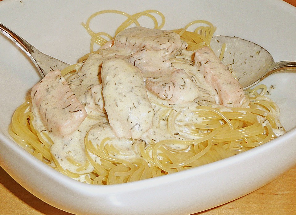 Grüne Bandnudeln mit Lachs - Senfsahnesauce (Rezept mit Bild) | Chefkoch.de