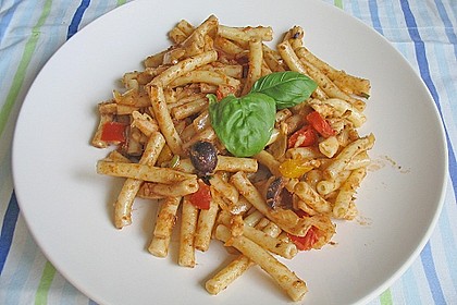 Mediterraner Spaghettisalat mit Pesto rosso 14