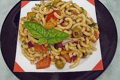 Mediterraner Spaghettisalat mit Pesto rosso 4