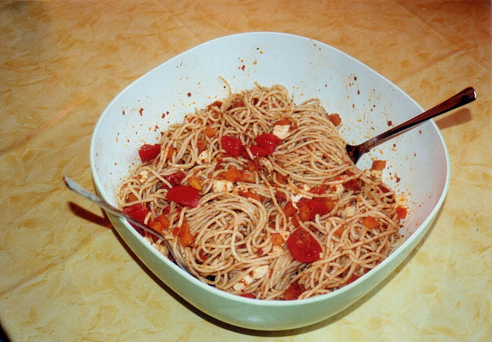 Mediterraner Spaghettisalat mit Pesto rosso (Rezept mit Bild) | Chefkoch.de