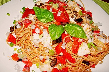 Mediterraner Spaghettisalat mit Pesto rosso 12
