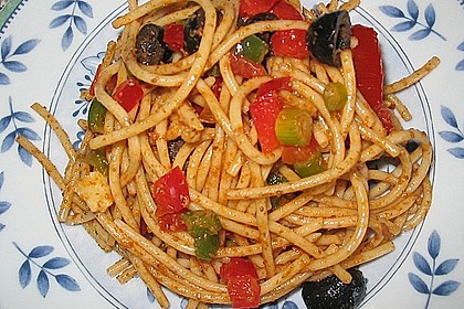 Mediterraner Spaghettisalat mit Pesto rosso 7