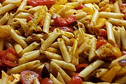 Mediterraner Spaghettisalat mit Pesto rosso 18